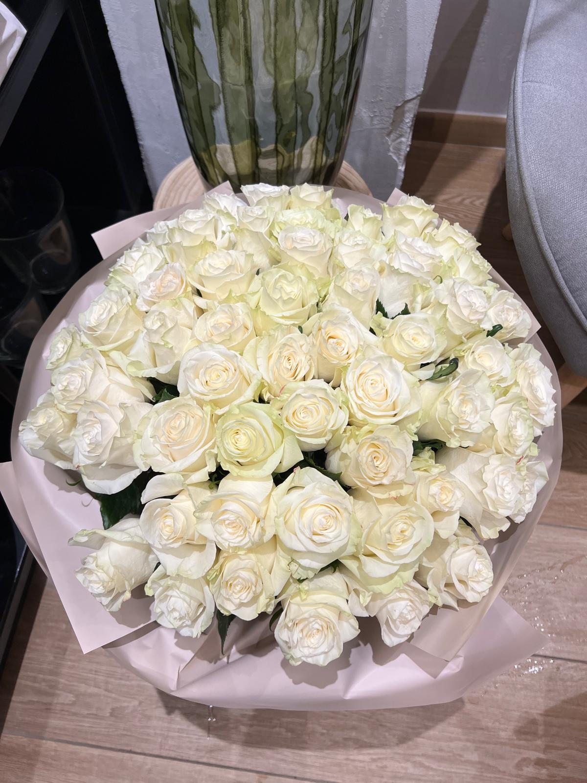 Bouquet di 50 rose bianche