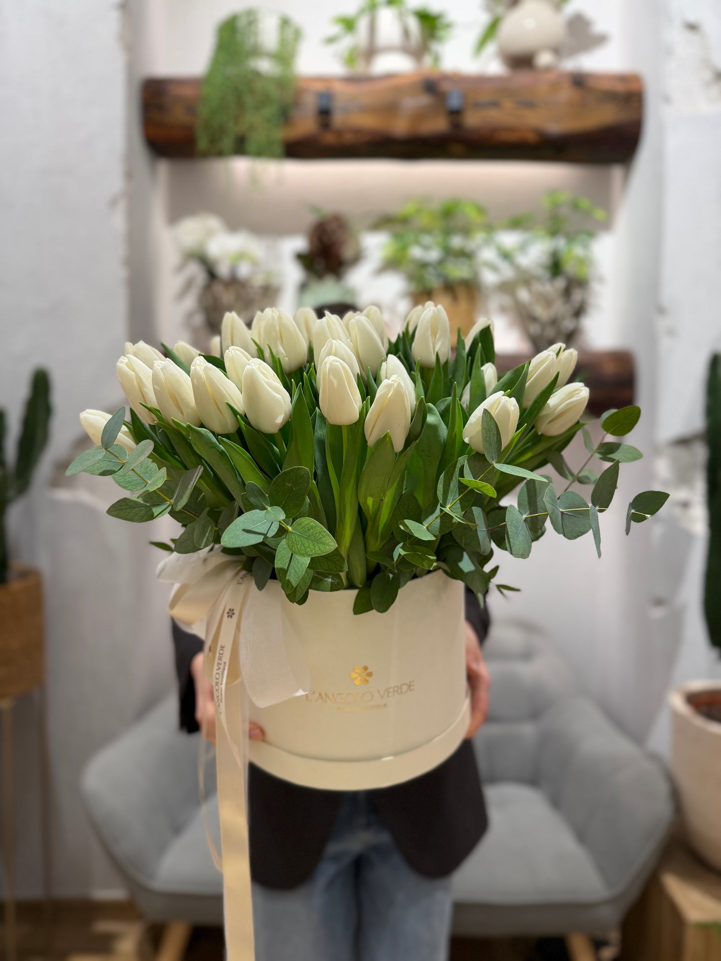 Blooming 40 Tulips