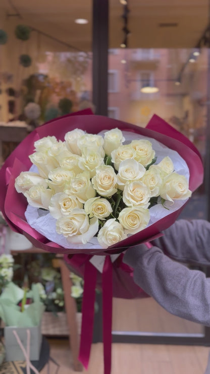 Bouquet di 25 rose bianche